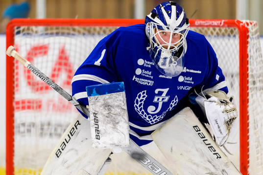 Jonstorps målvakt  Jack Åstedt innnan ishockeymatchen i