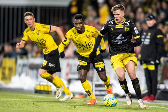 Ifeanyi Mathew of Lillestrøm and Eirik Wichne of Start