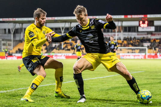 Simen Rafn of Lillestrøm and Henrik Robstad of Start