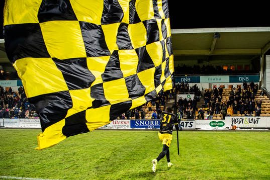 Damion Lowe of Start celebrates