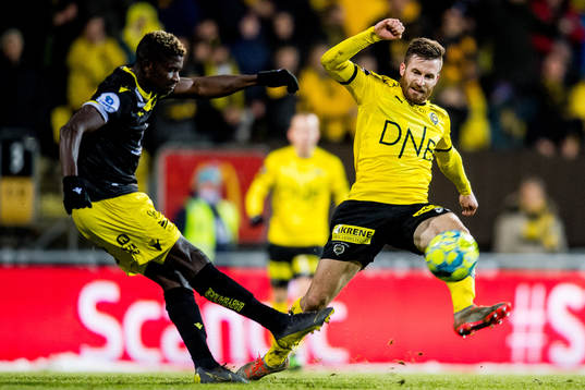 Afeez Aremu of Start and Aleksander Melgalvis of Lillestrøm