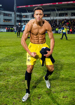 Kevin Kabran of Start celebrates