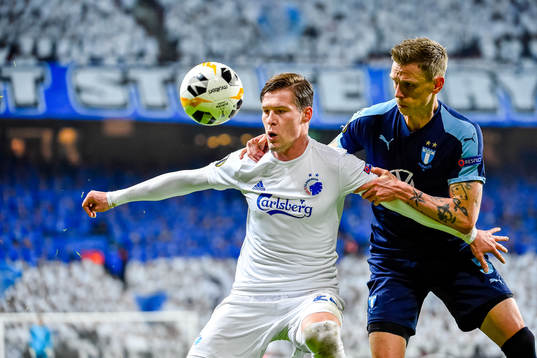 Robert Mudrazija of FC Köpenhamn and Sören Rieks of
