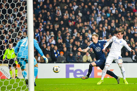Sören Rieks of Malmö FF against goalkeeper Karl-Johan