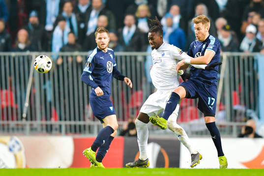 Dame N'Doye of FC Köpenhamn and Rasmus Bengtsson of Malmö