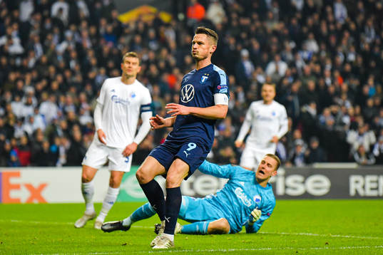 Markus Rosenberg of Malmö FF looks dejected