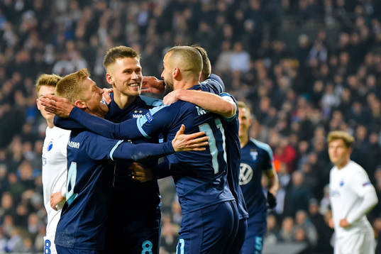 Arnor Traustason celebrates the 0-1 goal
