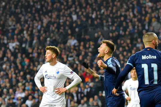 Arnor Traustason celebrates the 0-1 goal