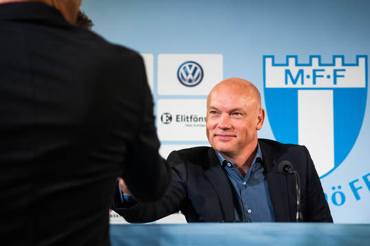 Tränare Uwe Rösler meddelar sin avgång
