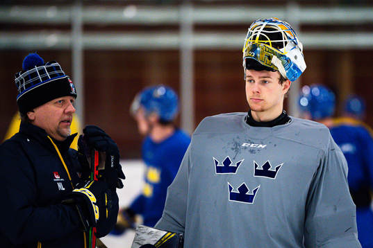 Goalie coach Nizze Landén and goalkeeper Hugo Alnefelt