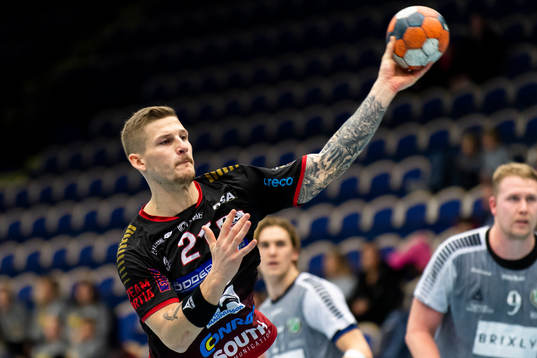 HK Malmös Hampus Olsson skjuter