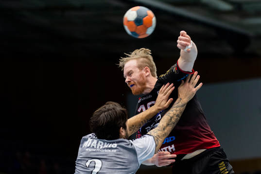 HK Malmös Magnus Persson och Önnereds Max Santos