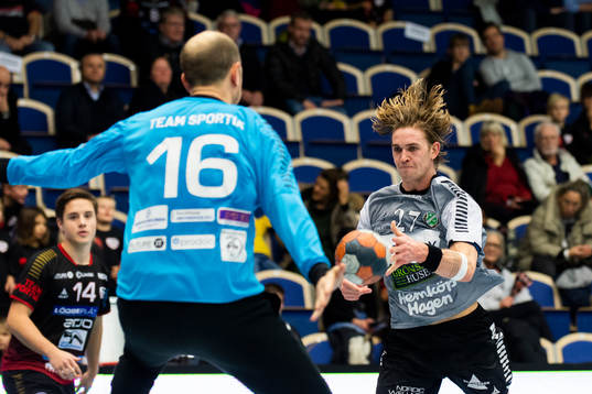 HK Malmös målvakt Oscar Jensen och Önnereds Anton
