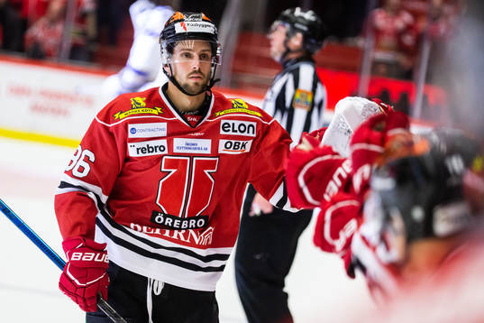 Örebros Mathias Bromé jublar