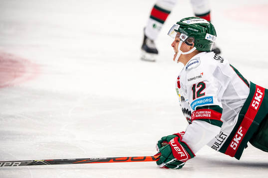Frölundas Max Friberg har ont