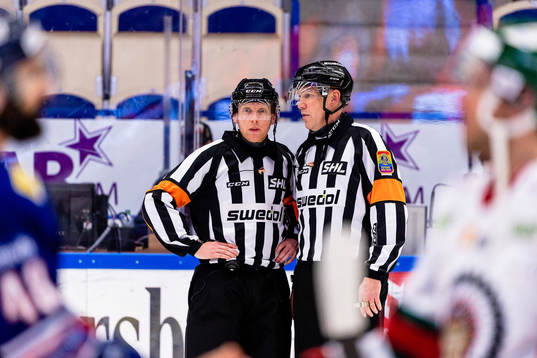 Domare Mikael Holm och Domare Morgan Johansson