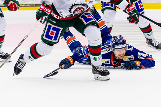 Växjös Emil Pettersson faller