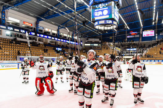 Emil Sylvegård tackar fansen