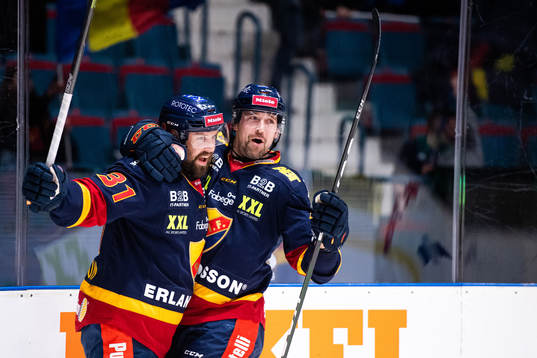 Djurgårdens Dick Axelsson och Patrik Berglund jublar