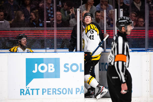 Brynäs Jacob Blomqvist och Greg Scott deppar i