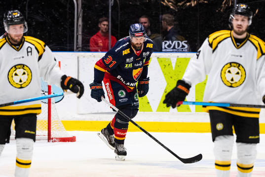 Djurgårdens Dick Axelsson jublar