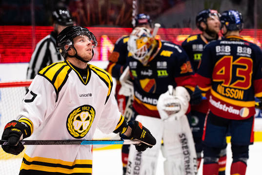 Brynäs Emil Forslund deppar