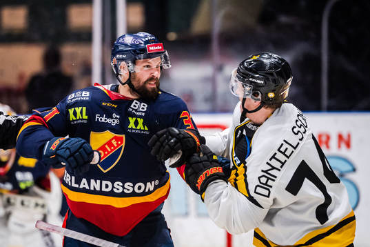 Djurgårdens Dick Axelsson i bråk med Brynäs Nicklas