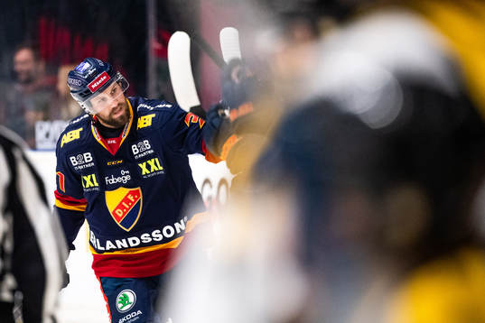 Djurgårdens Dick Axelsson jublar