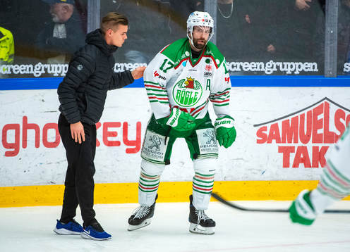 Rögles Taylor Matson få hjälp