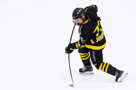 s Gabriella Johansson skjuter
