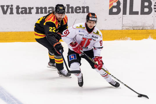 Brynäs Adam Brodecki och Örebros Kristian Näkyvä