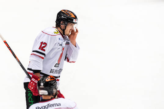 Örebros Max Lindholm deppar