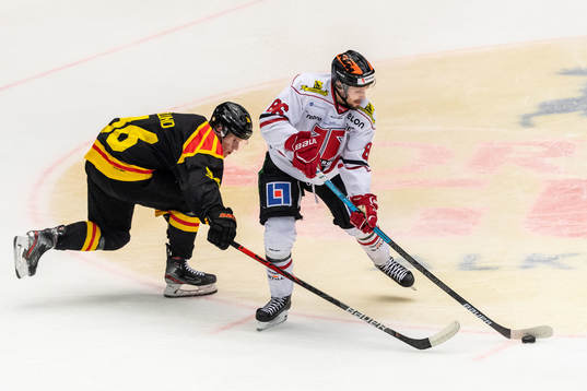 Brynäs Linus Ölund och Örebros Mathias Bromé