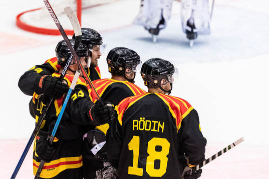 Brynäs spelare jublar