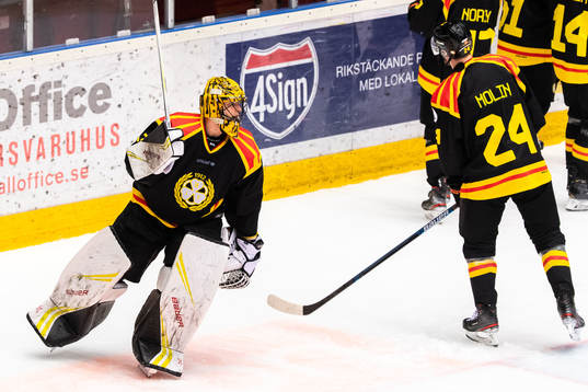 Brynäs målvakt Samuel Ersson jublar