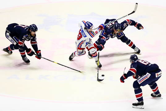 Oskarshamns Tyler Kelleher och Linköpings Hampus Larsson
