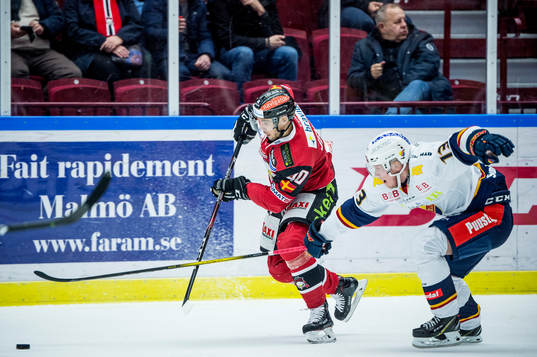 Malmö Redhawks Jesper Jensen mot Djurgårdens Kalle Östman