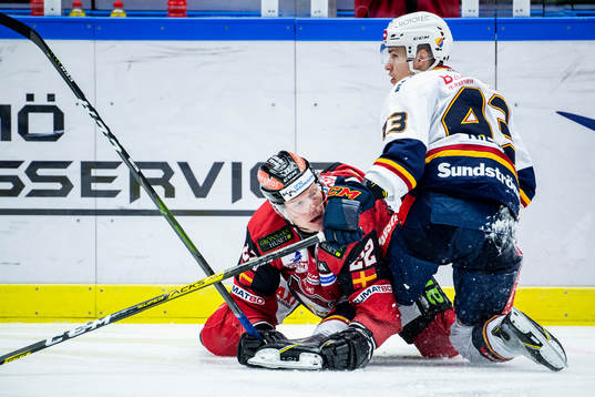 Malmö Redhawks Lars Bryggman och Djurgårdens Tom Nilsson
