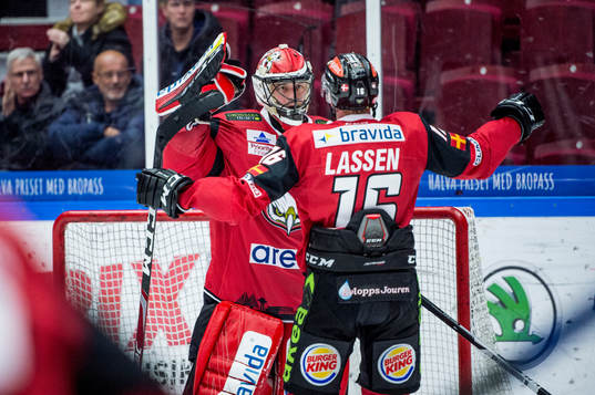Malmö Redhawks målvakt Oscar Alsenfelt och Matias Lassen