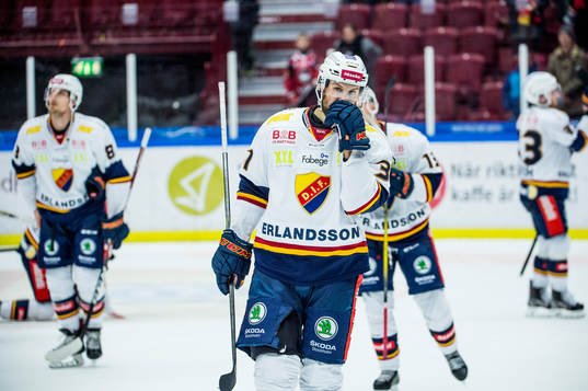 Djurgårdens Dick Axelsson deppar med lagkamraterna