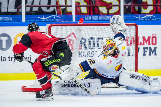 Malmö Redhawks Max Görtz gör 3-0 på Djurgårdens