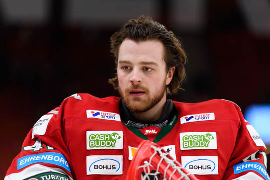 Frölundas målvakt Niklas Rubin innan ishockeymatchen i