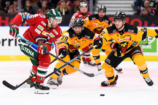 Frölundas Brandon Gormley och Luleås Pontus Själin,