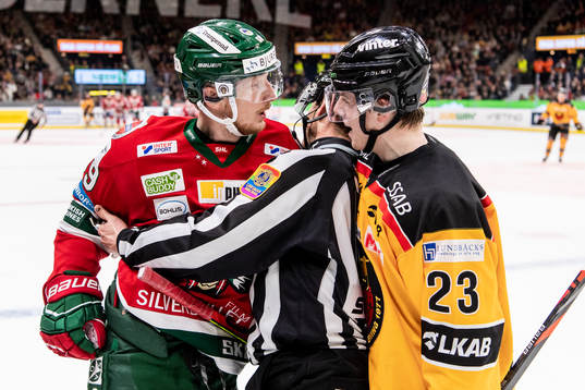 Frölundas Simon Hjalmarsson och Luleås Jesper Sellgren