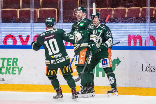 Färjestads Jonathon Blum och Michael Lindqvist jublar
