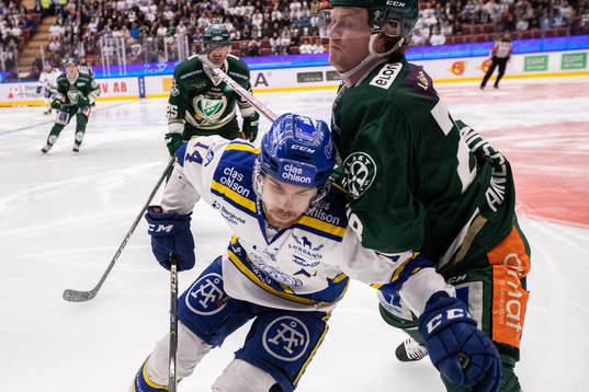 Färjestads Linus Arnesson och Leksands Oskar Lang