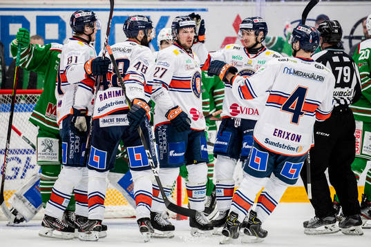 Växjös Martin Lundberg jublar