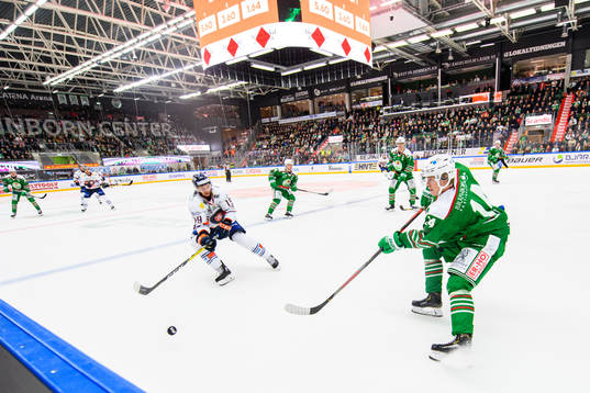 Växjös Casey Bailey och Rögles Kevin Wennström