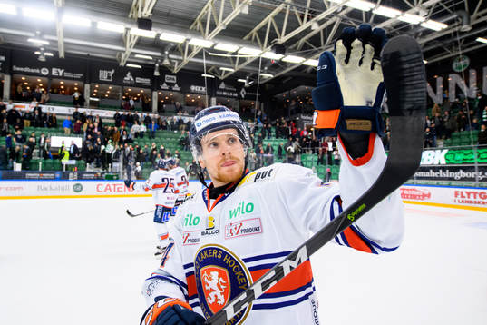 Växjös Brendan Shinnimin jublar