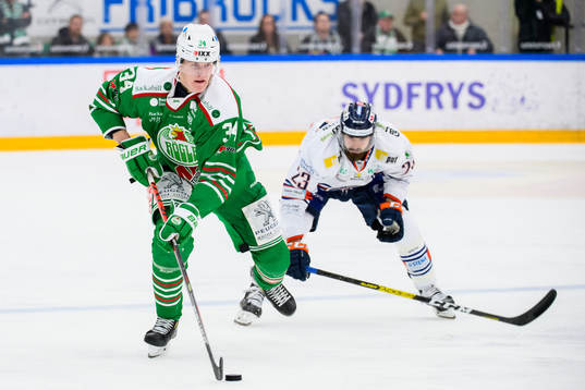 Rögles Adam Edström och Växjös Roman Horak